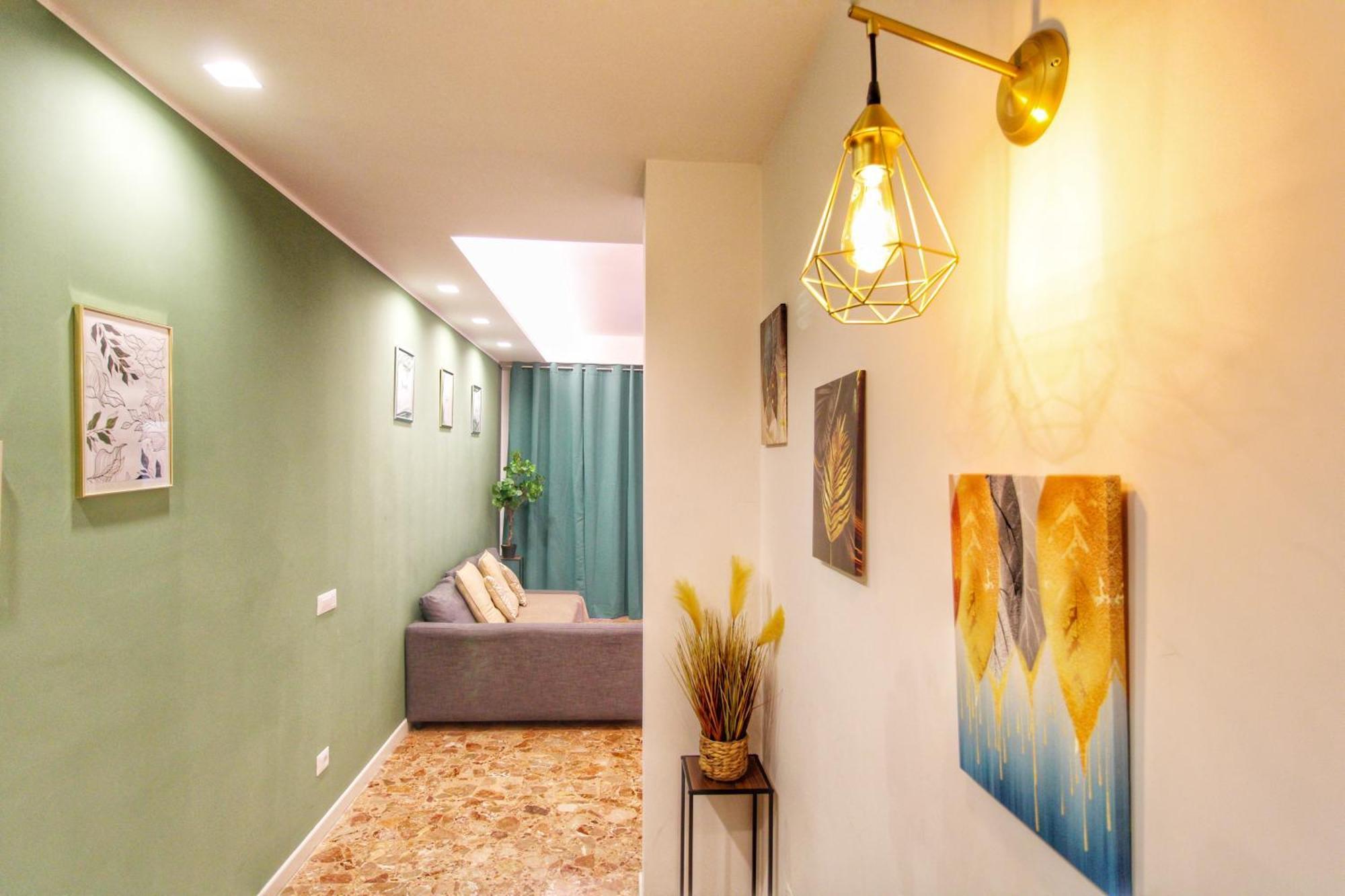 Delicious 2 Bed Room Apartment And Garden By Yh Рим Екстериор снимка